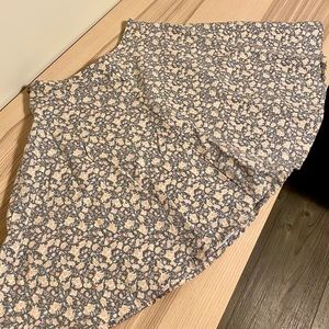 Pull and bear skirt floral pastel